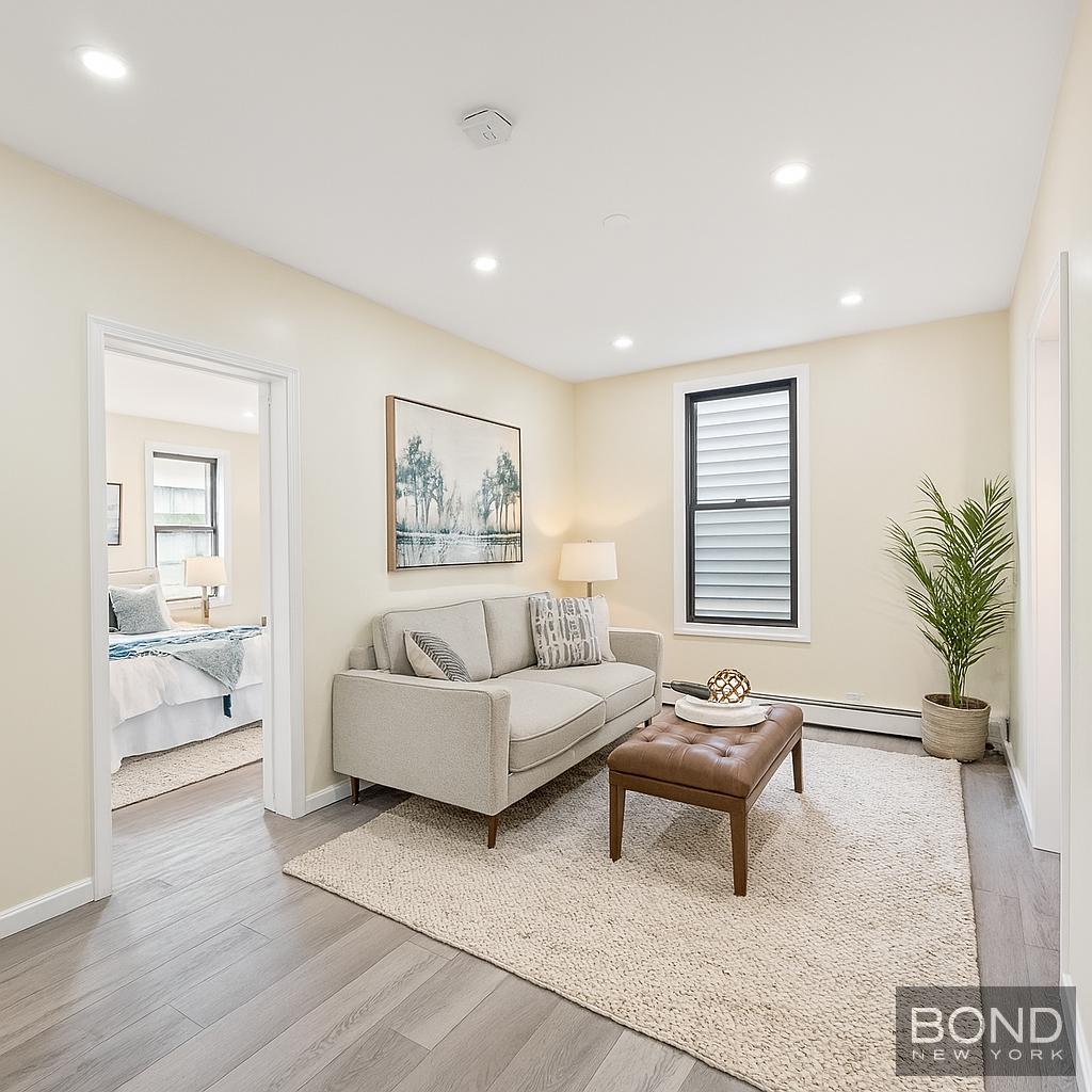 261 Manhattan Avenue East Williamsburg Brooklyn NY 11211