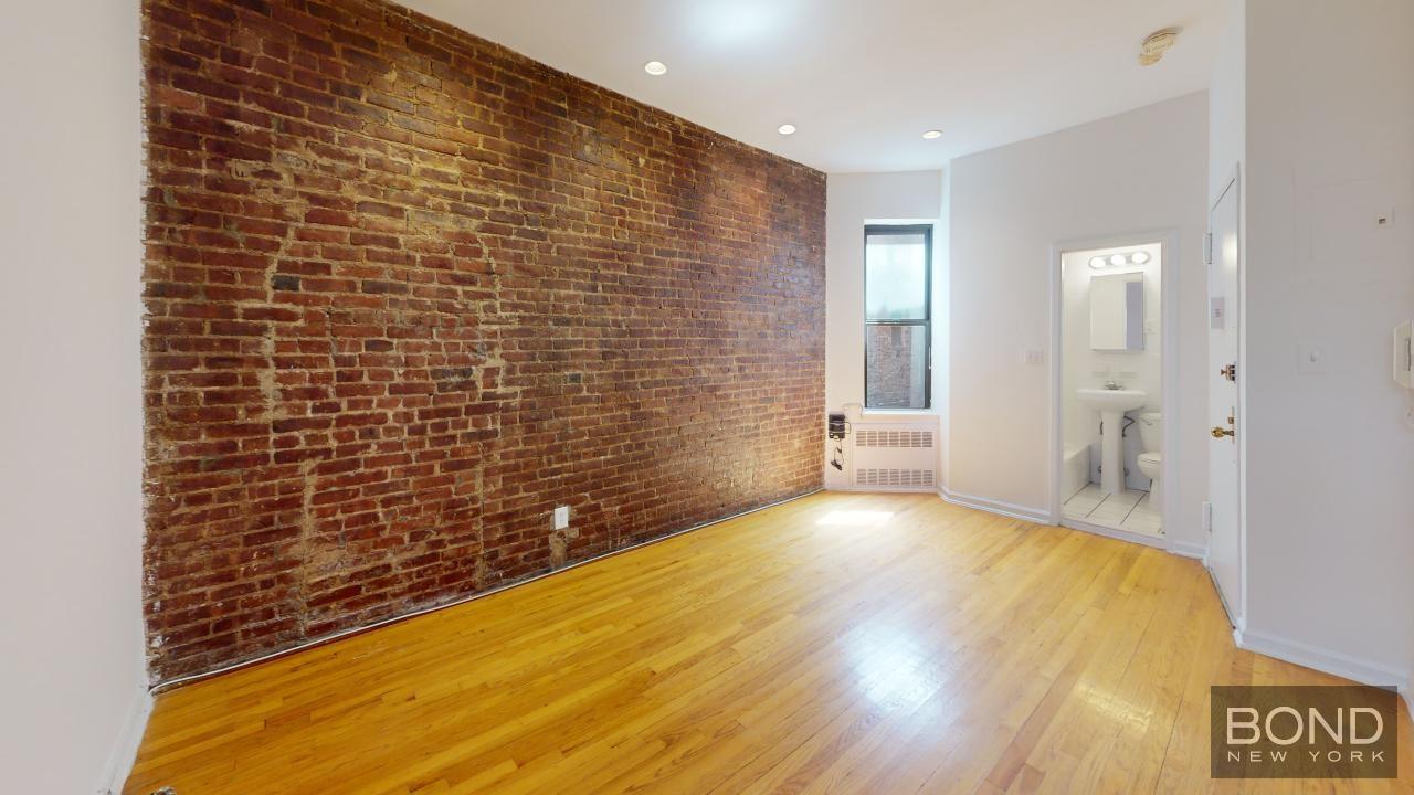 332 East 93rd Street, manhattan, NY - 2,850 USD/ month