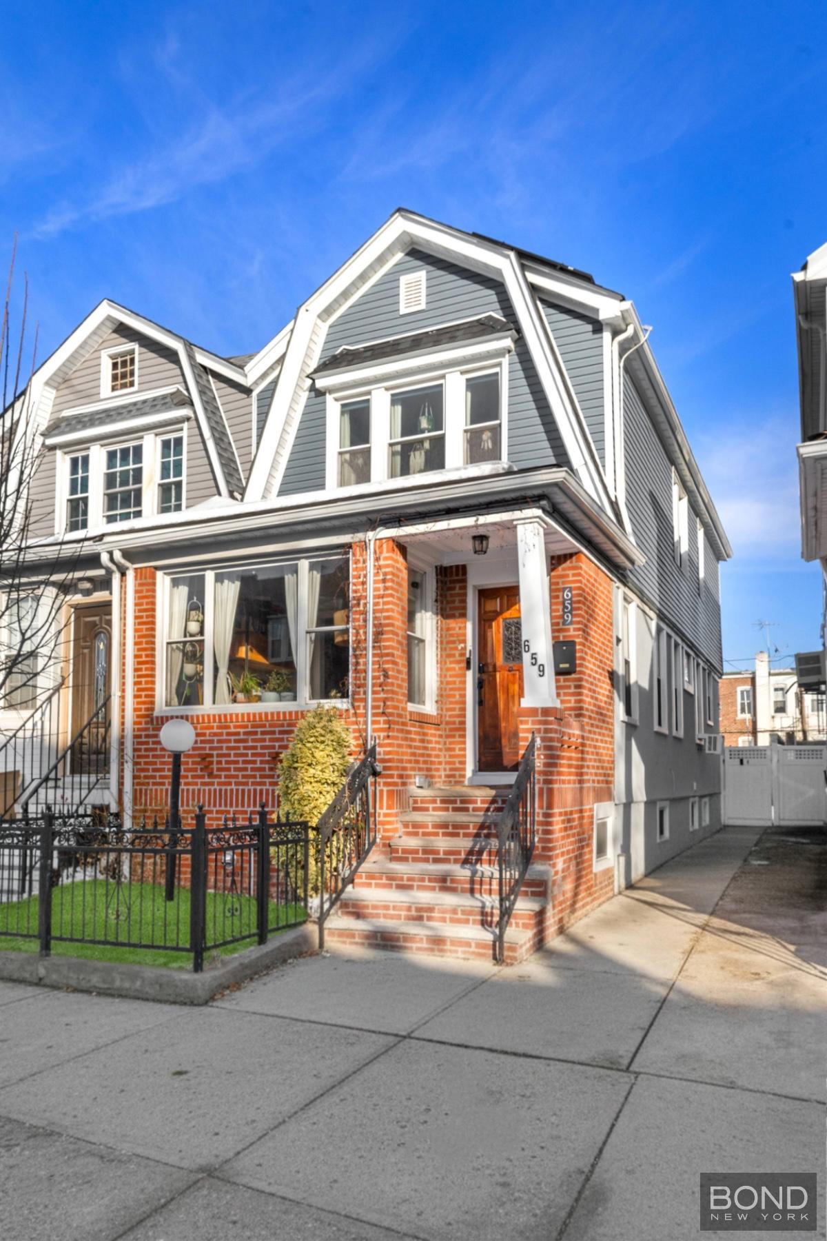 659 East 43rd Street Farragut Brooklyn NY 11203