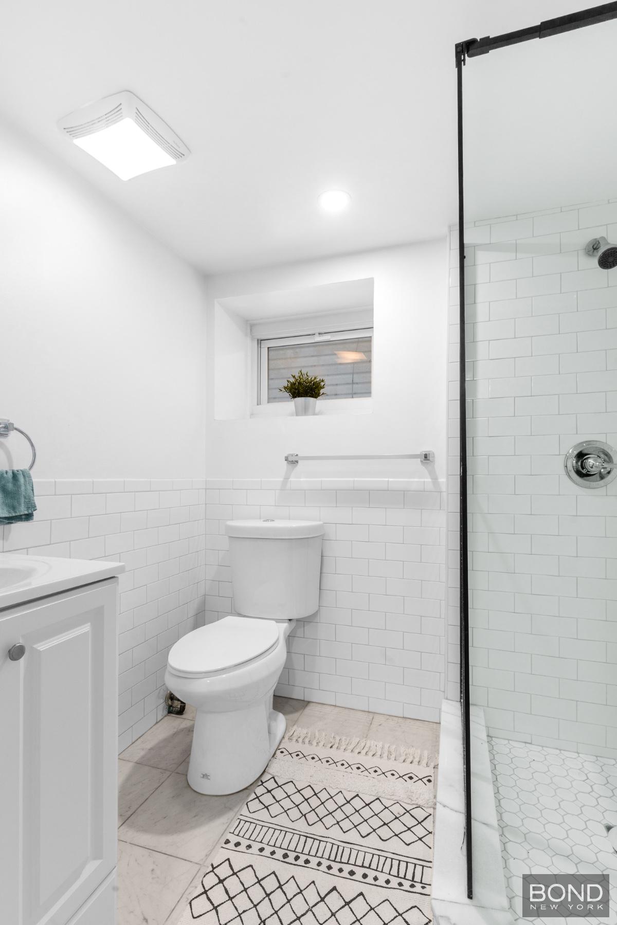 659 East 43rd Street Farragut Brooklyn NY 11203