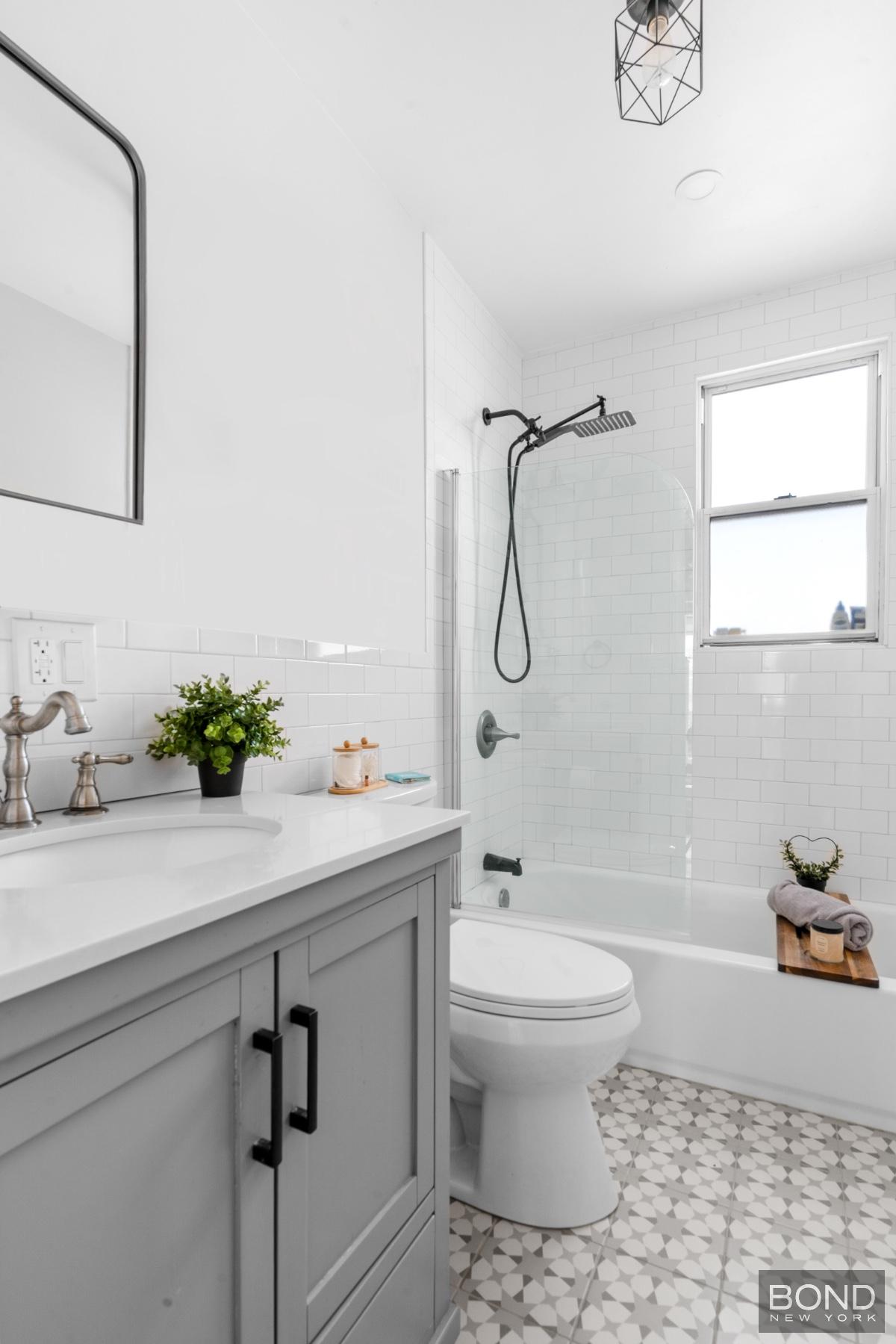 659 East 43rd Street Farragut Brooklyn NY 11203