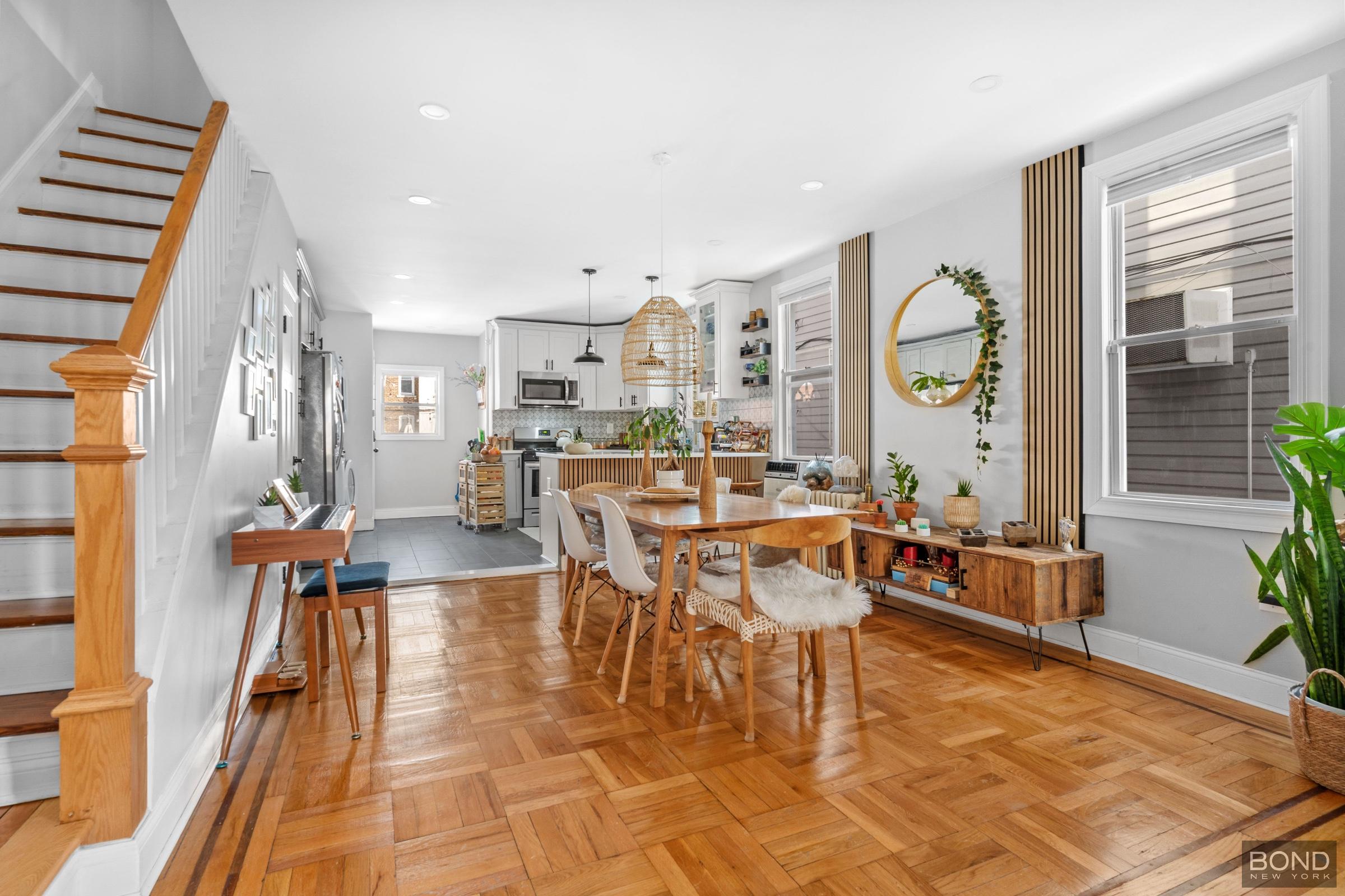 659 East 43rd Street Farragut Brooklyn NY 11203