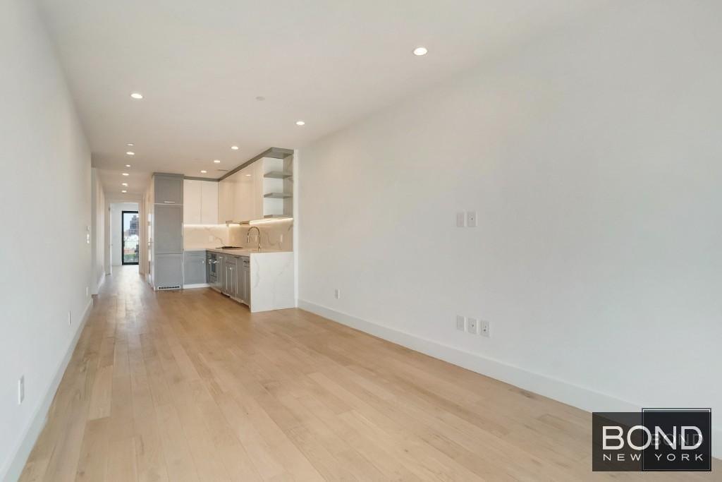 11-07 Welling Court 3D Astoria Queens NY 11102