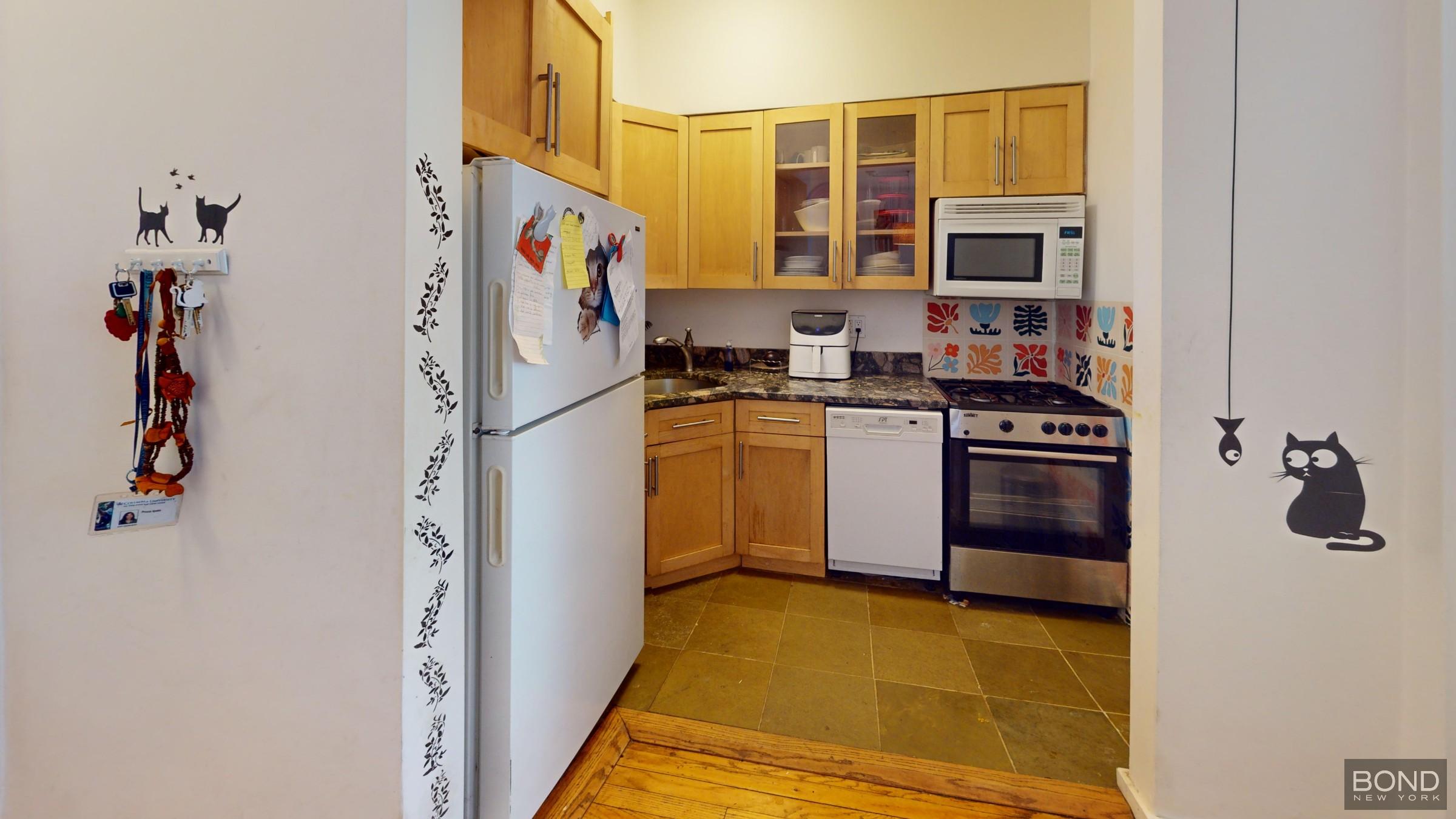 235 West 70th Street 2G Lincoln Square New York NY 10023