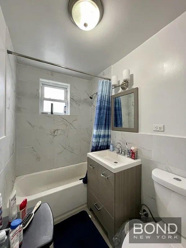 32-11 38th Avenue TWNH Long Island City Queens NY 11101