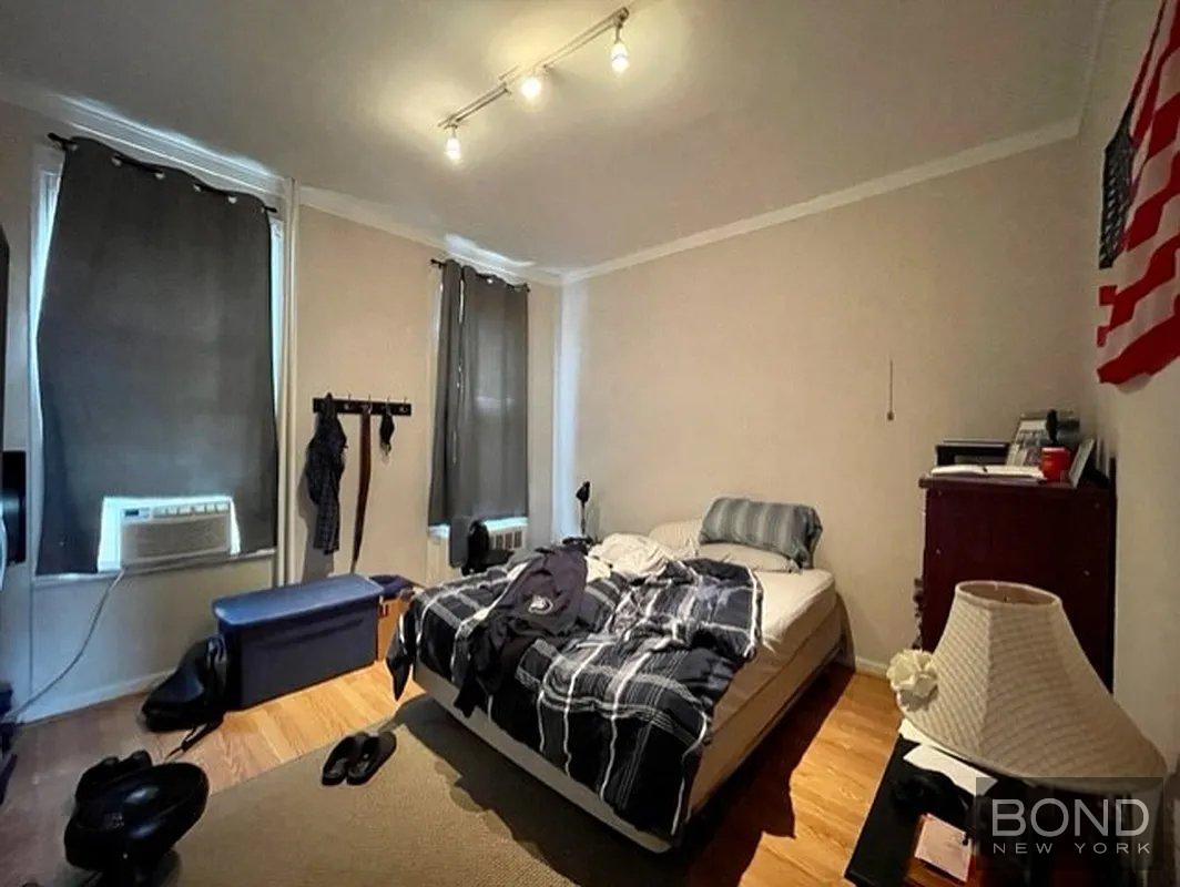 32-11 38th Avenue TWNH Long Island City Queens NY 11101