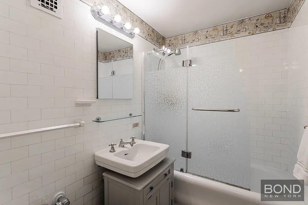 201 West 16th Street 8G Chelsea New York NY 10011