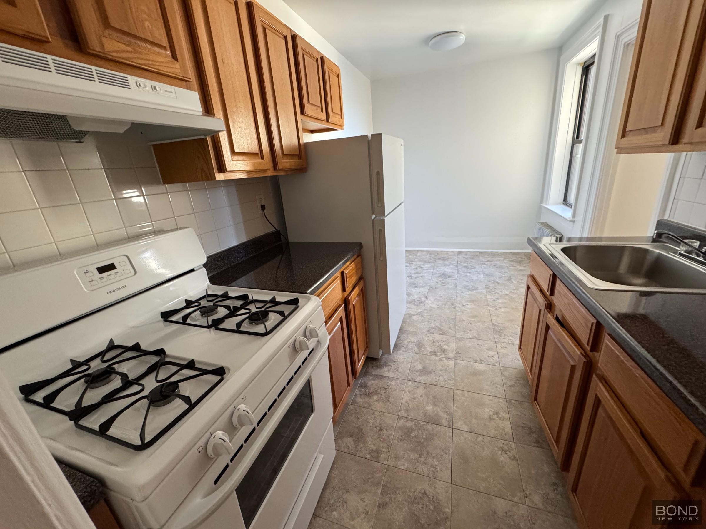 32-15 35th Street F6 Astoria Queens NY 11106