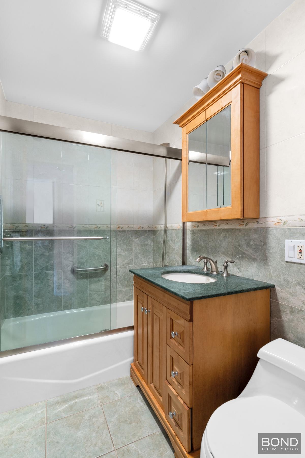 61-25 69th Place Middle Village Queens NY 11379