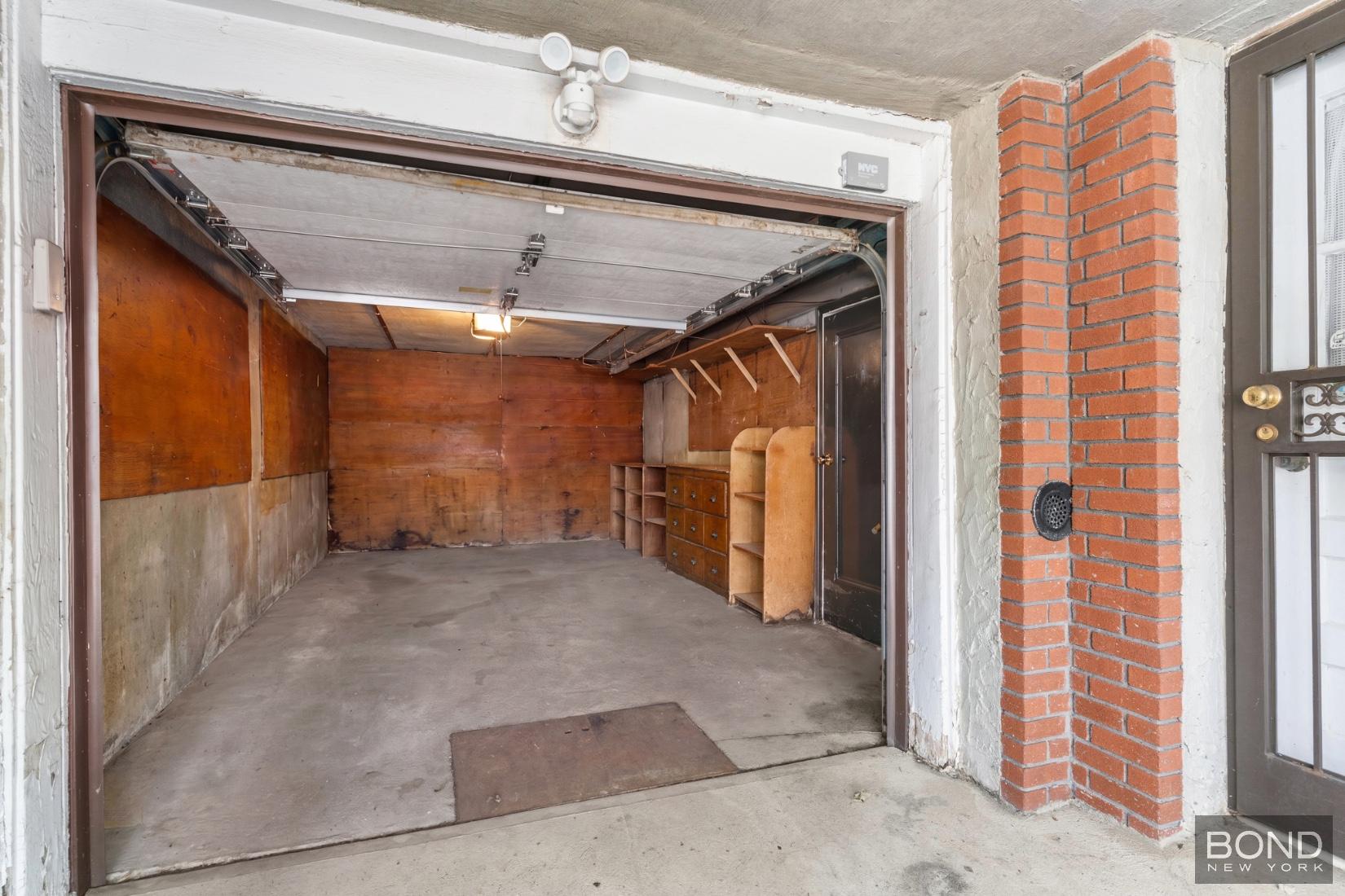 61-25 69th Place Middle Village Queens NY 11379
