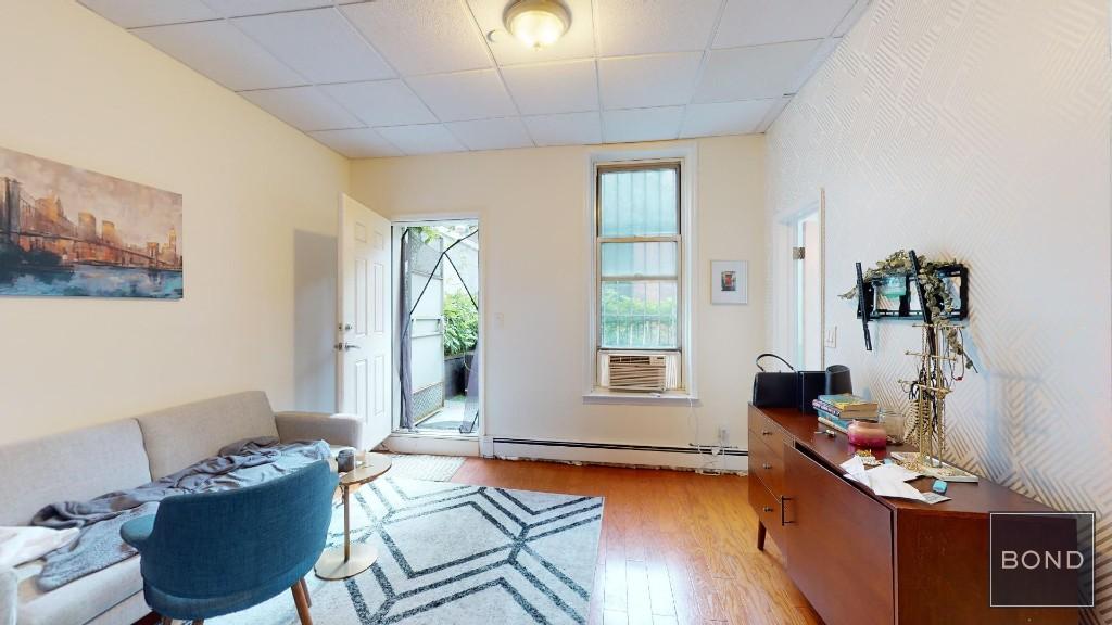 794 Lexington Avenue 3R Upper East Side New York NY 10065