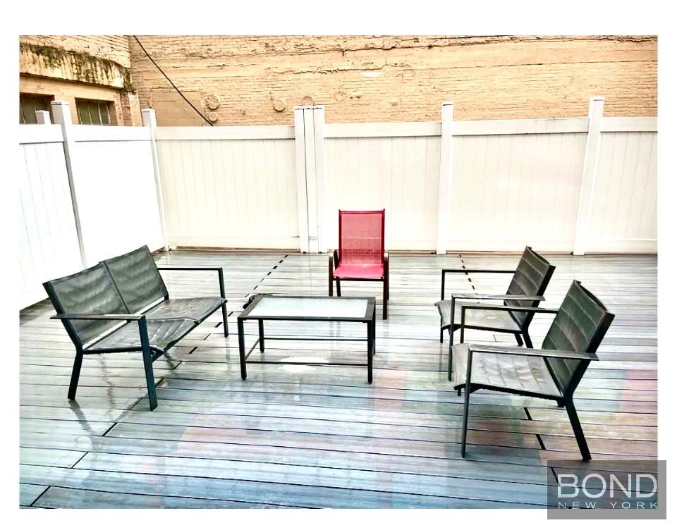521 West 48th Street 2D Clinton New York NY 10036