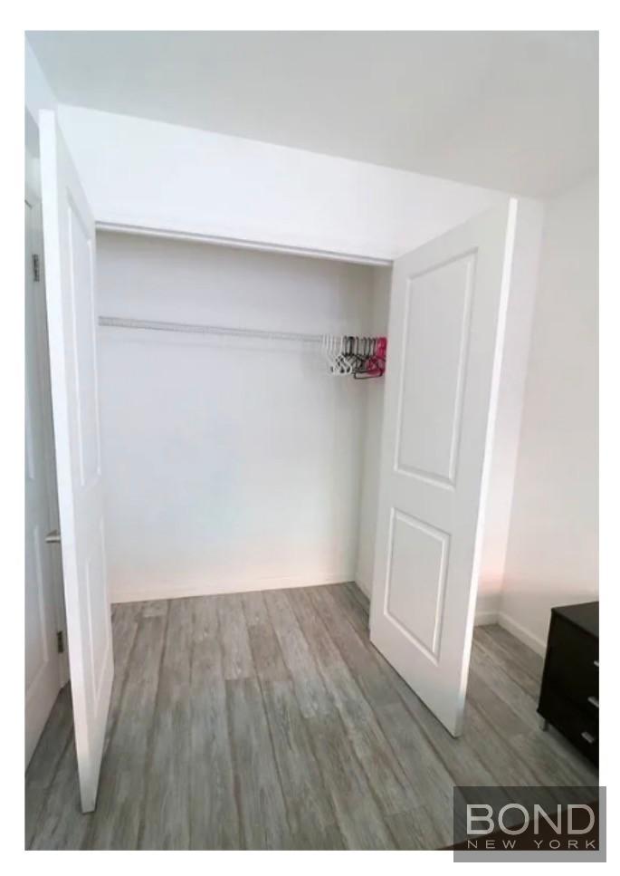 521 West 48th Street 2D Clinton New York NY 10036