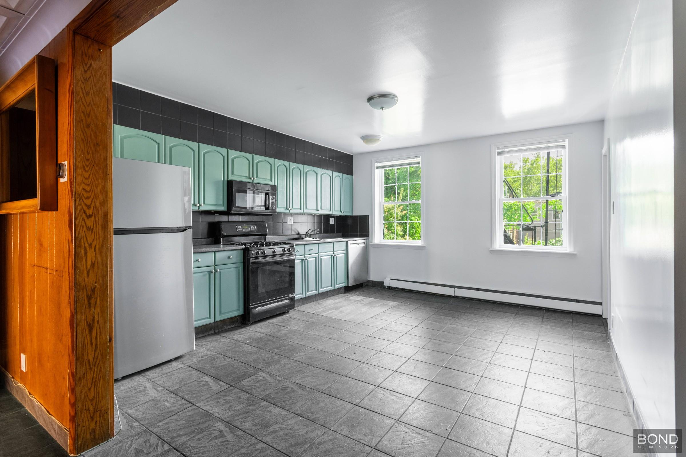 662 Metropolitan Avenue Williamsburg Brooklyn NY 11211