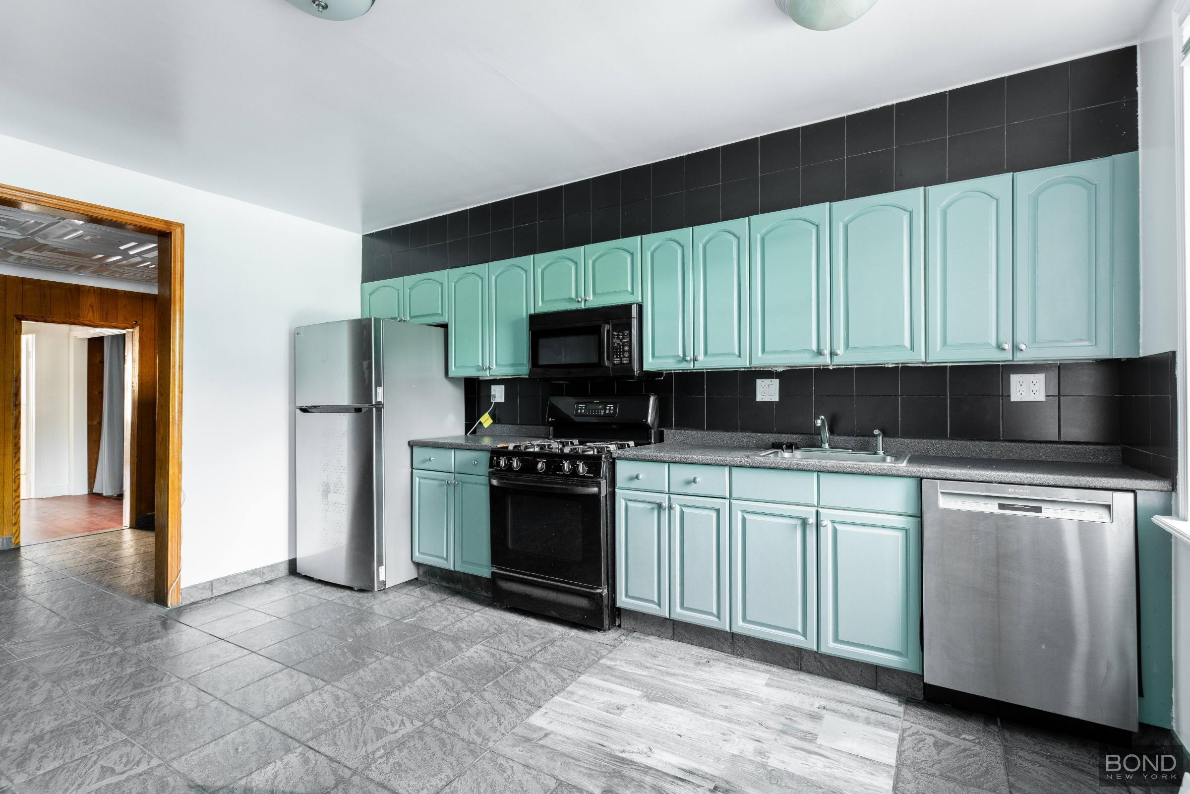 662 Metropolitan Avenue Williamsburg Brooklyn NY 11211