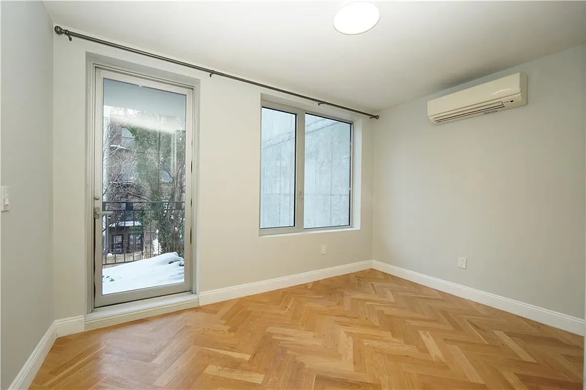 531 Vanderbilt Avenue 3B Clinton Hill Brooklyn NY 11238