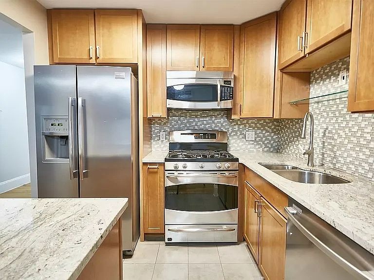 116-11 Curzon Road 3B Kew Gardens Queens NY 11418