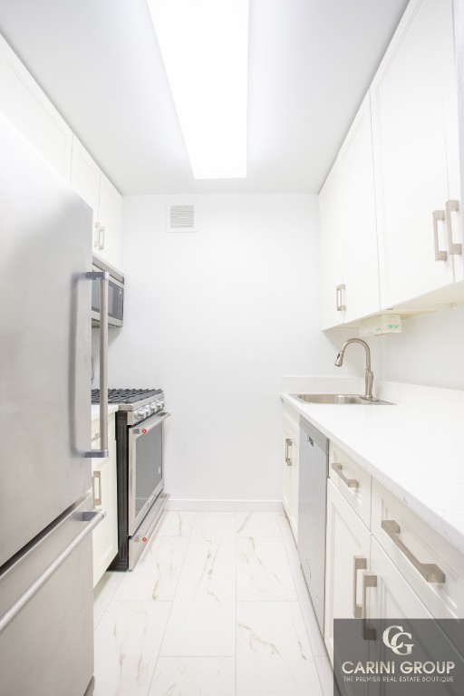 330 East 38th Street Murray Hill New York NY 10016